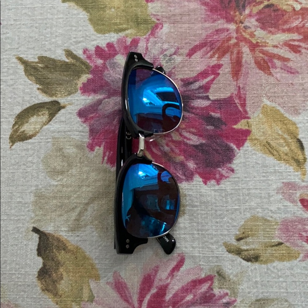 Abercrombie & Fitch sunglasses